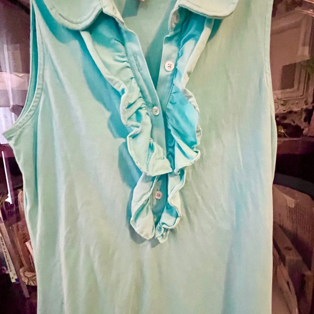 Lilly Pulitzer Ladies XS sleeveless top with button ruffle ~Light Aqua Blue